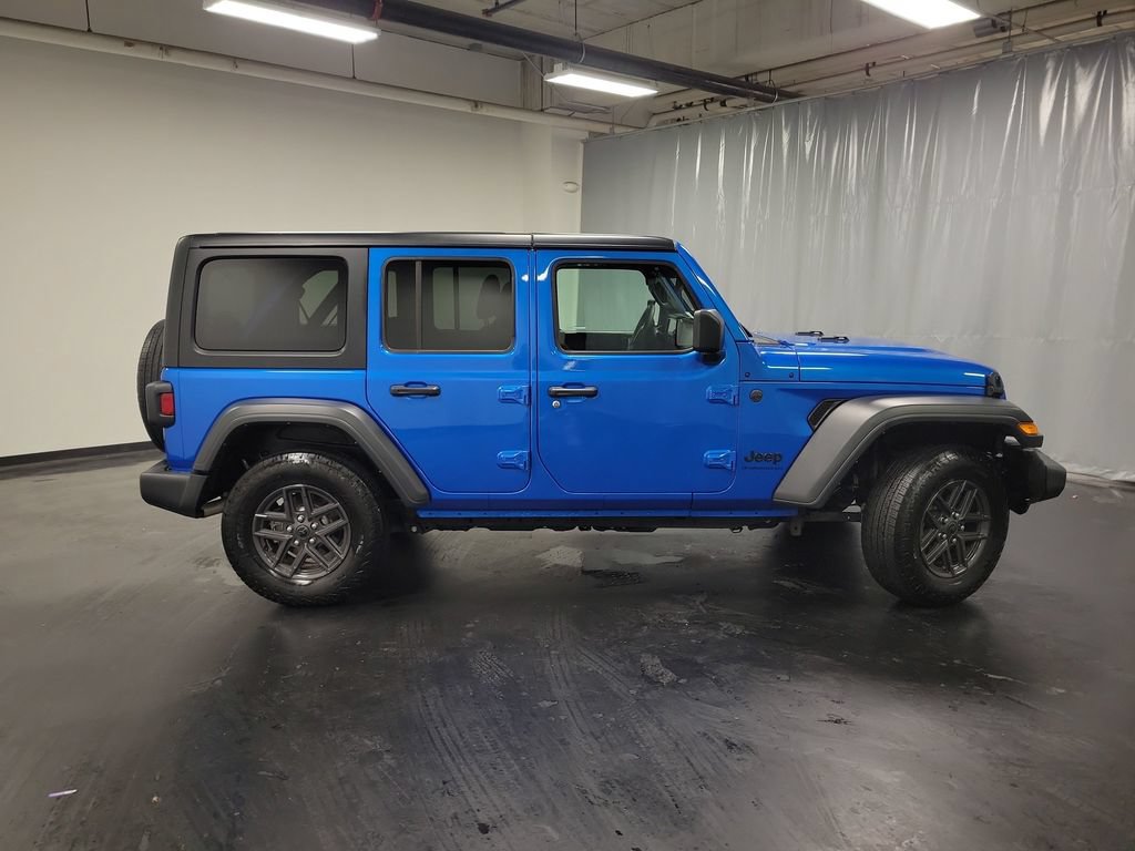 Used 2024 Jeep Wrangler Unlimited Sport AWD/4WD image 9