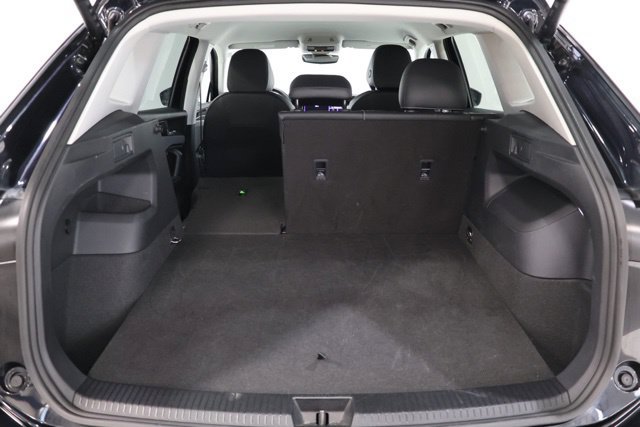 Used 2026 Volkswagen Tiguan SE AWD/4WD image 32