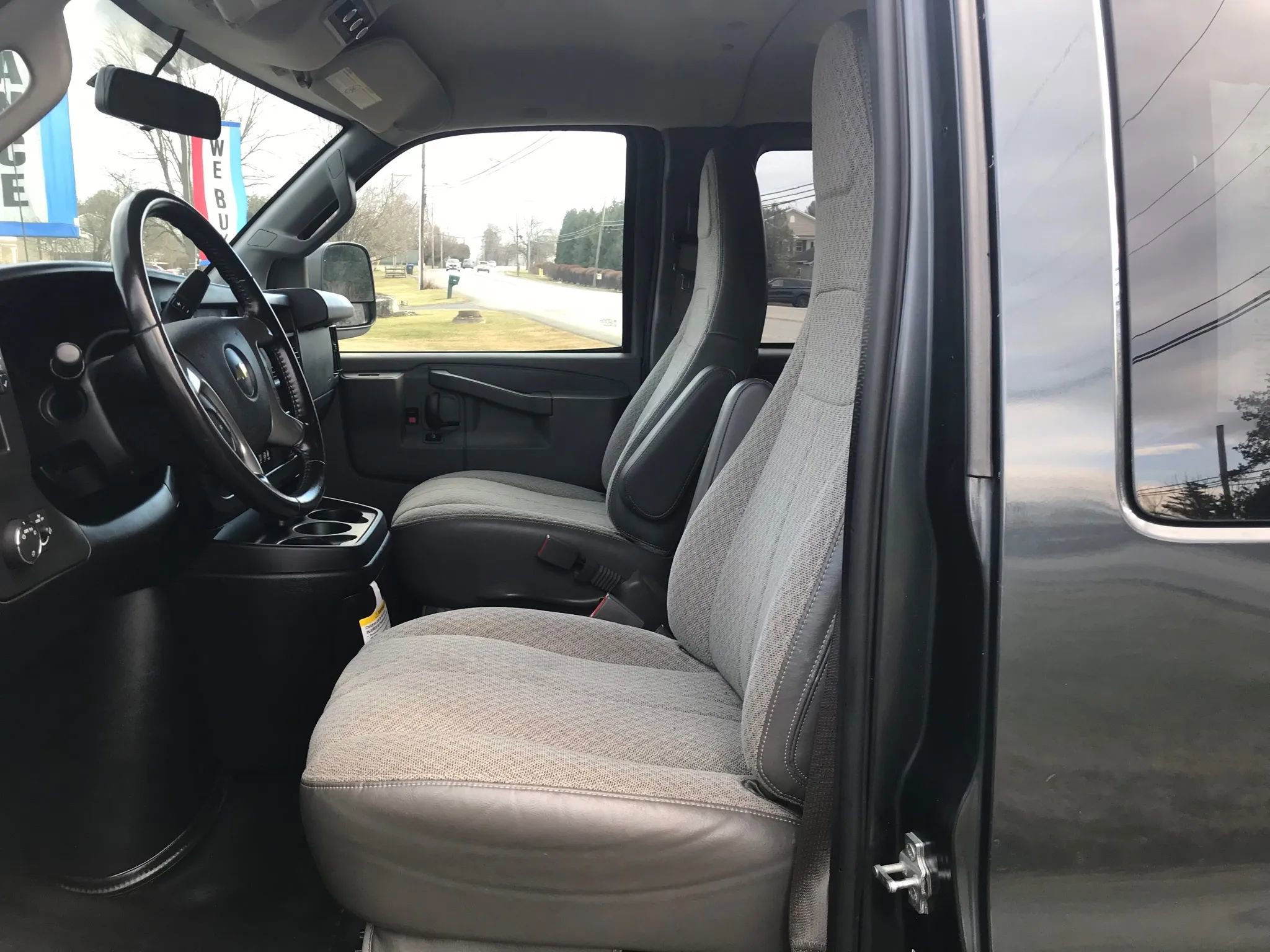 Used 2017 Chevrolet Express 3500 LT w/ LT Preferred Equipment Group image 2