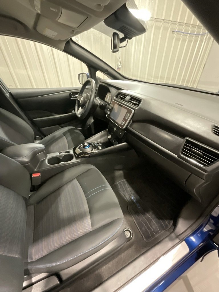Used 2025 Nissan Leaf SV Plus image 14
