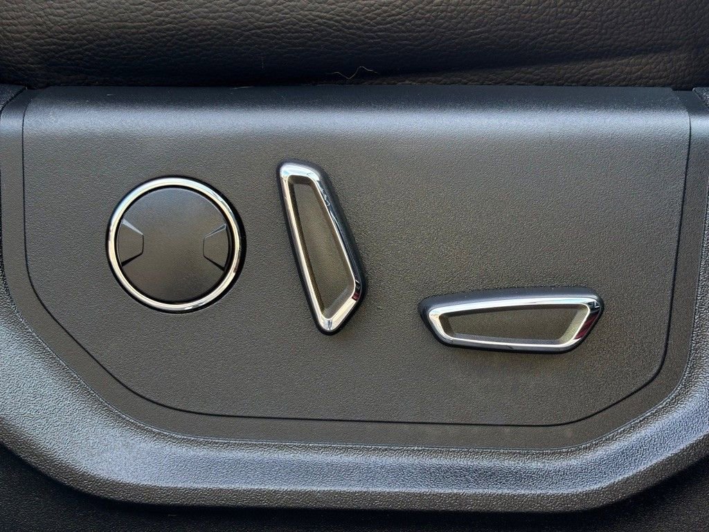 Used 2017 Ford F250 Lariat w/ Lariat Ultimate Package image 28