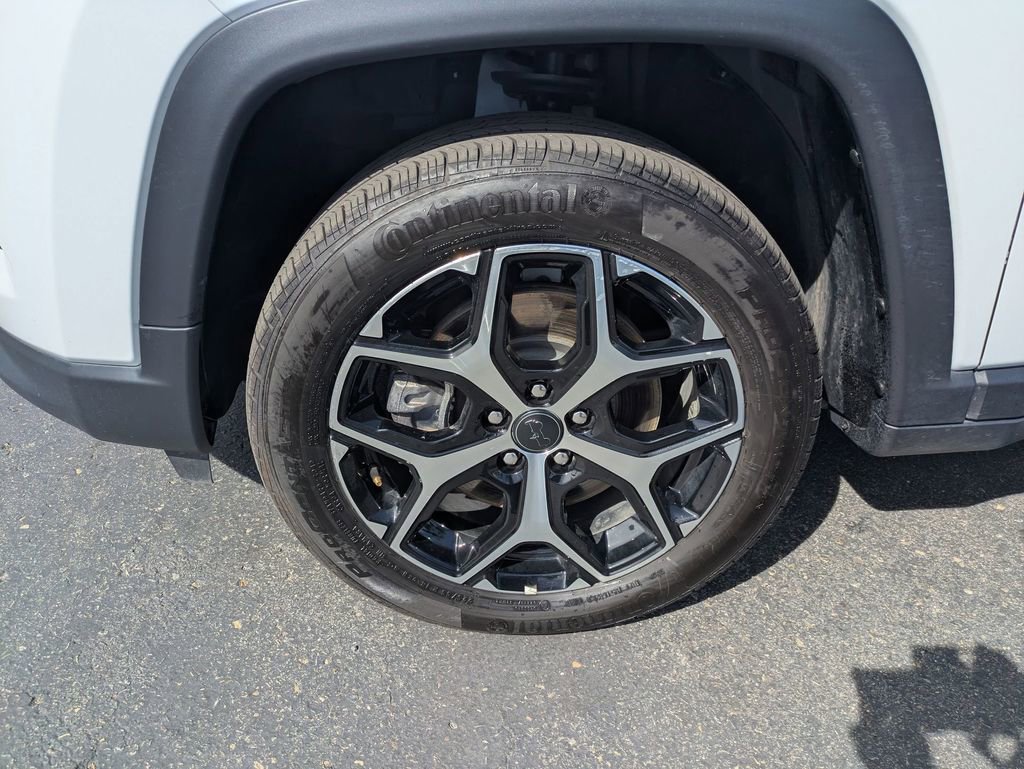 Used 2025 Jeep Compass Limited image 13