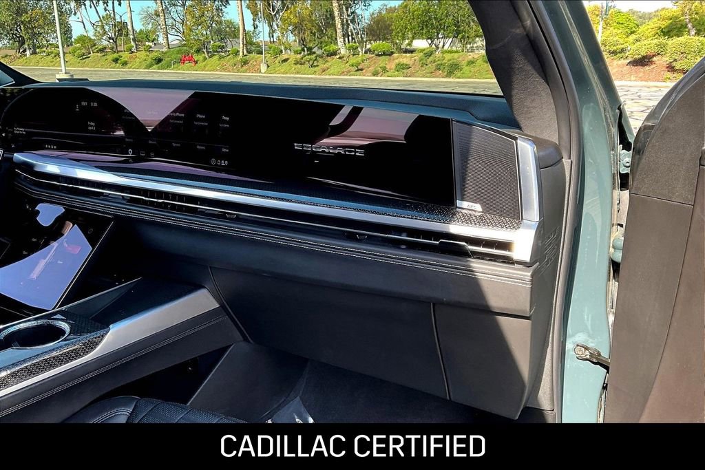 Used 2025 Cadillac Escalade ESV V w/ LPO, ONYX Package image 17