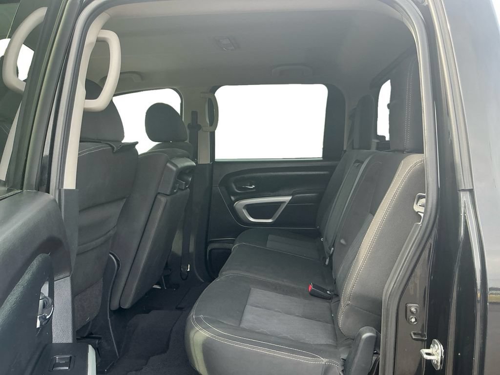 Used 2017 Nissan Titan 4x4 Crew Cab image 21