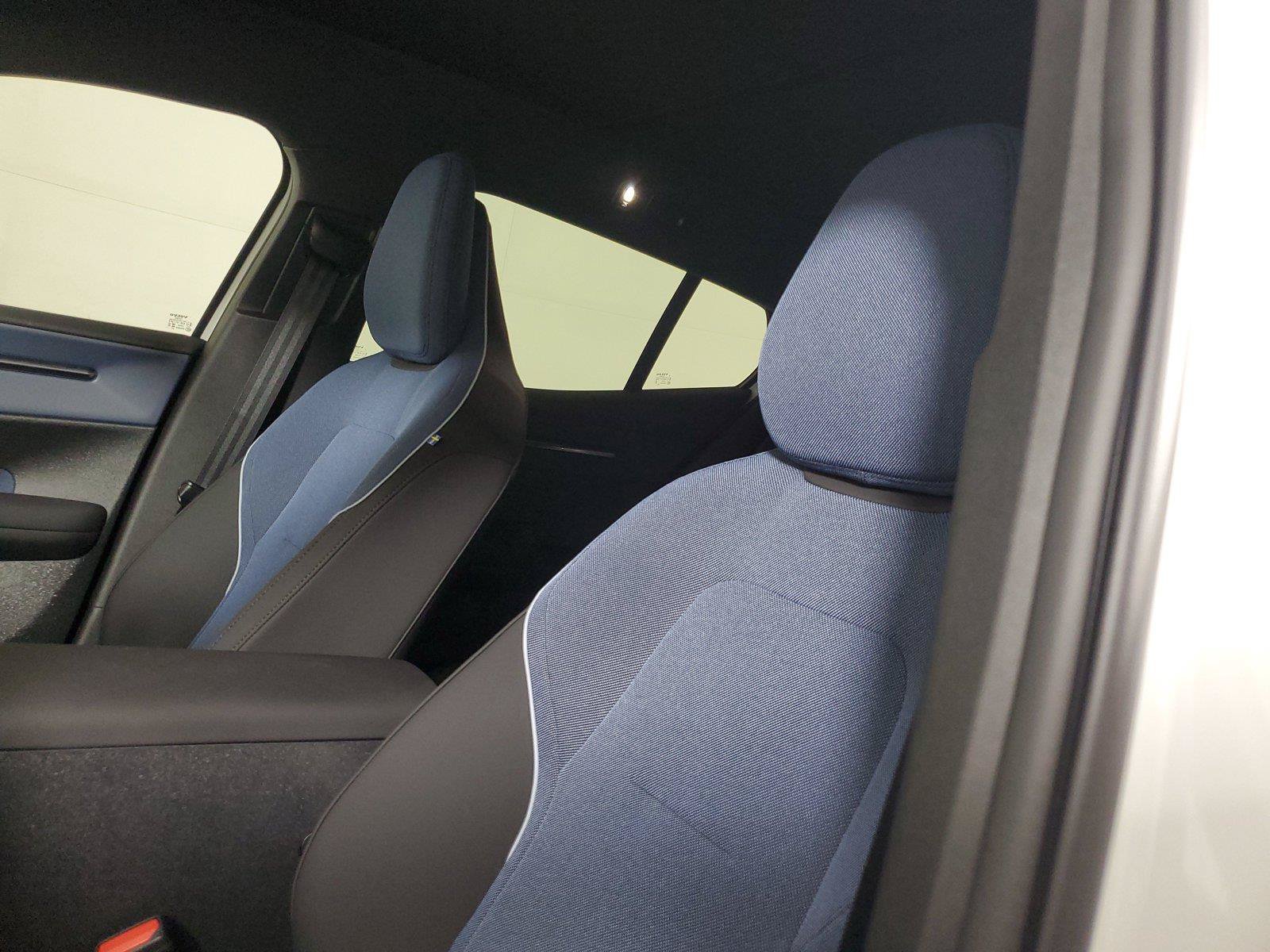 Certified 2026 Volvo EX30 Plus w/ Protection Package Premier AWD/4WD image 22