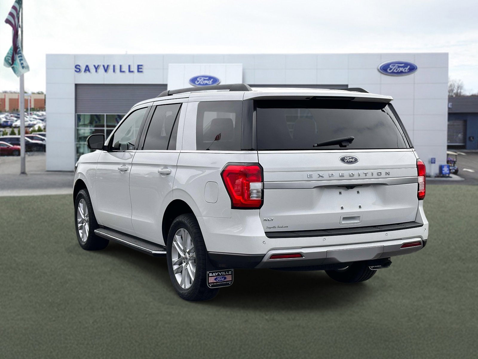 Used 2022 Ford Expedition XLT AWD/4WD image 4