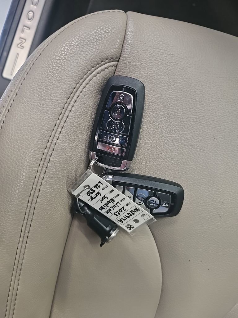 Used 2023 Lincoln Nautilus AWD image 34