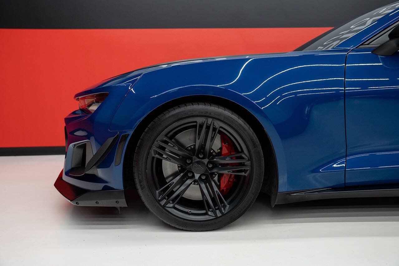 Used 2023 Chevrolet Camaro ZL1 RWD image 18