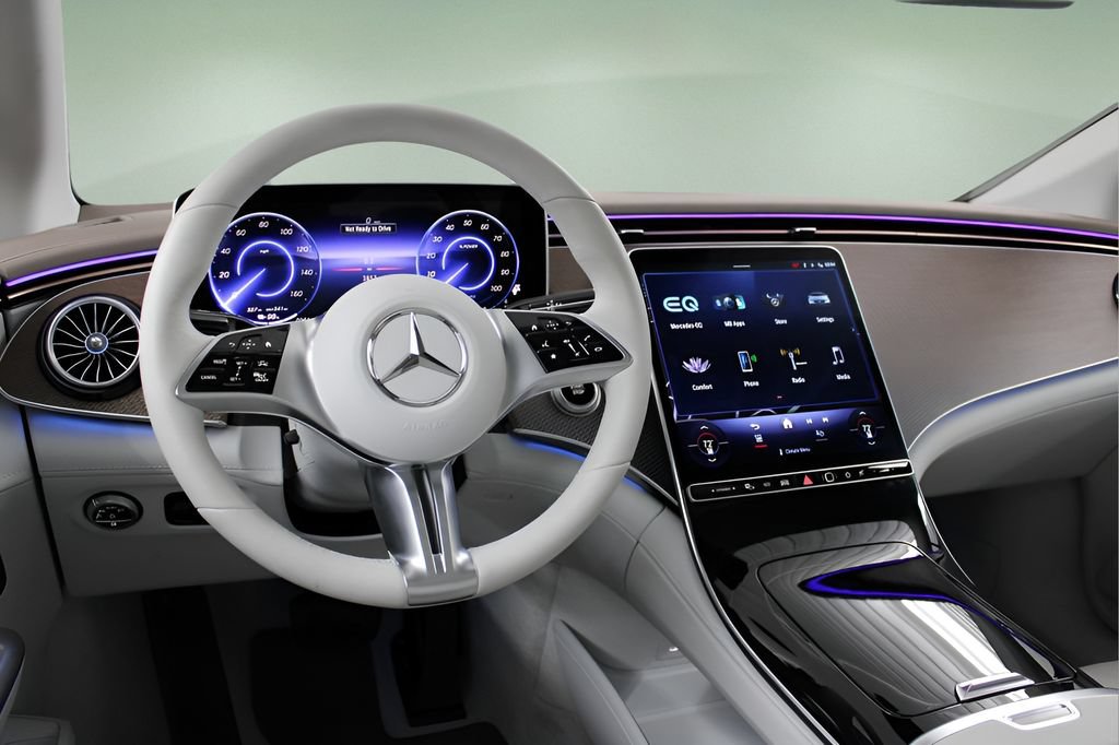 Used 2025 Mercedes-Benz EQE 350+ 4MATIC Sedan image 2