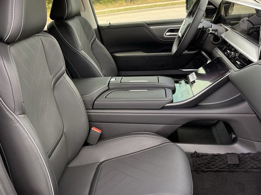 New 2027 INFINITI QX80 Luxe w/ Cargo Package RWD image 23