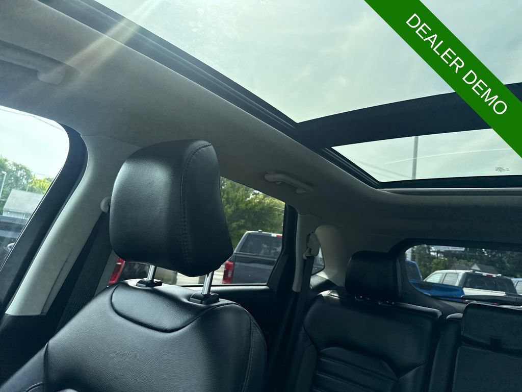 Used 2023 Ford Edge SEL AWD/4WD image 37
