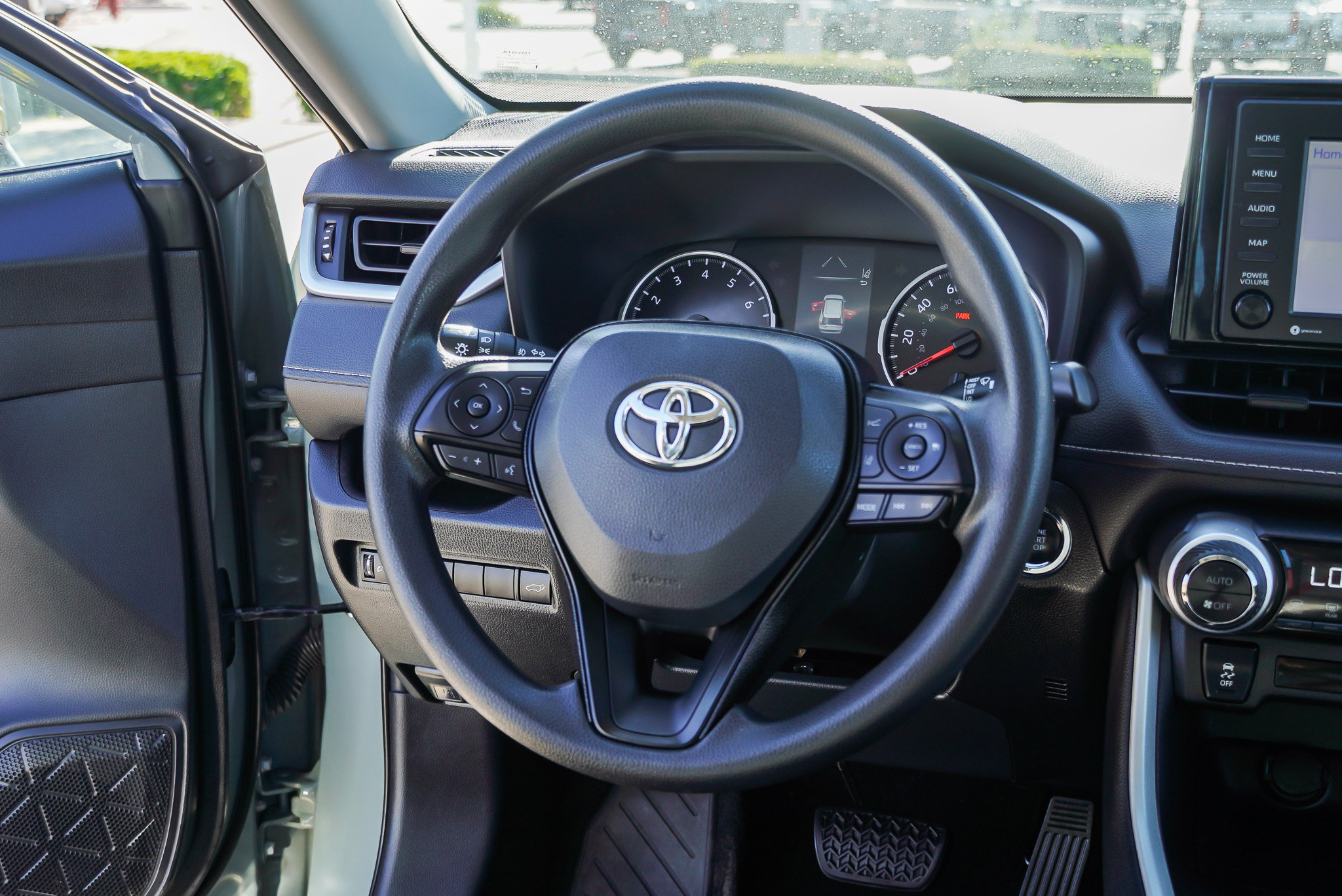Certified 2021 Toyota RAV4 XLE w/ Convenience Package FWD image 33