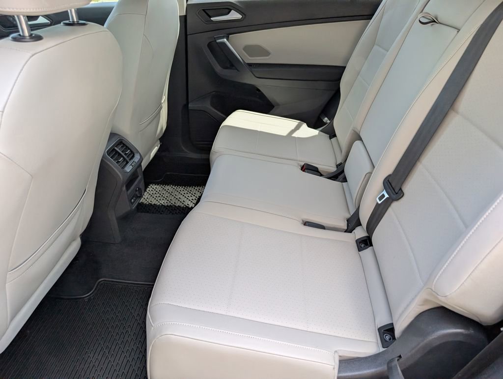 Used 2021 Volkswagen Tiguan SE FWD image 21