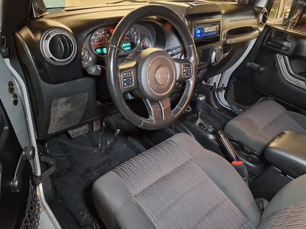 Used 2012 Jeep Wrangler Unlimited Sport w/ Connectivity Group image 3