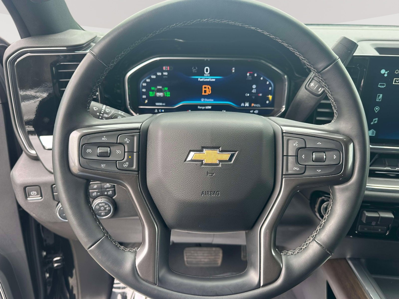 Used 2024 Chevrolet Silverado 3500 High Country w/ High Country Premium Package image 14