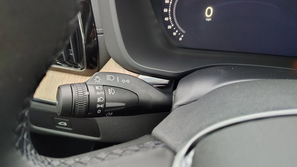 New 2026 Volvo XC60 B5 Ultra w/ Climate Package image 19