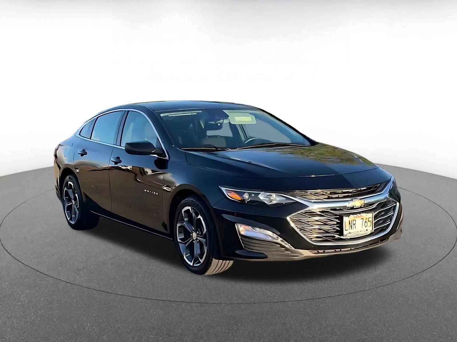 Used 2024 Chevrolet Malibu LT image 2