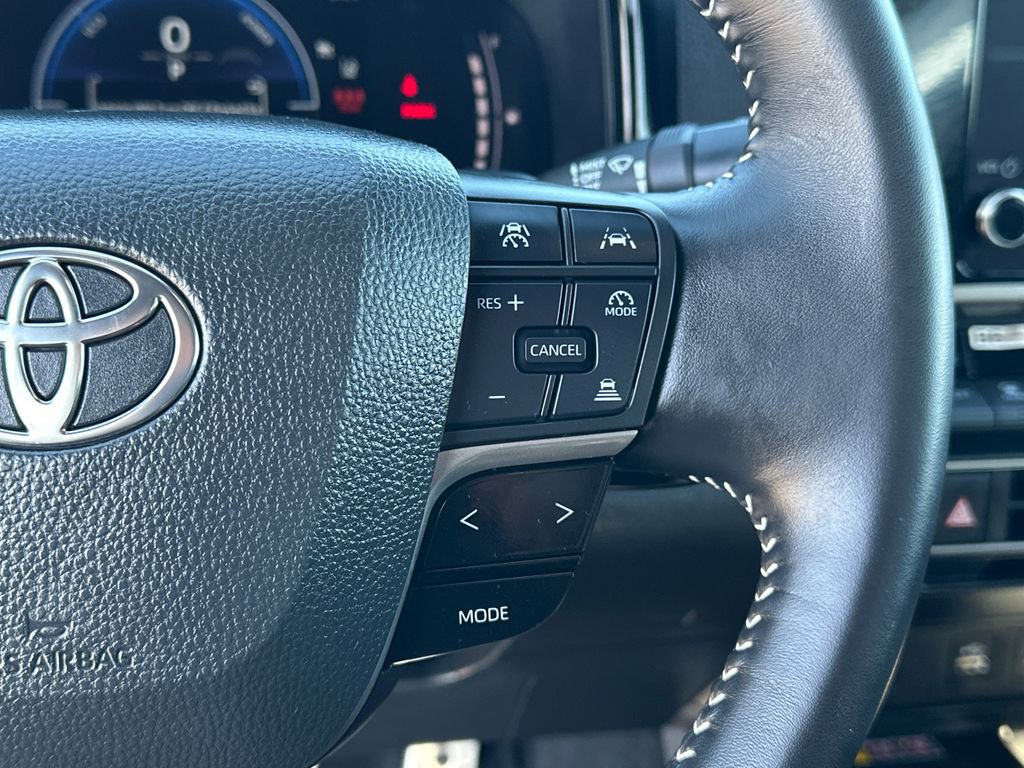 Certified 2025 Toyota Camry SE image 23