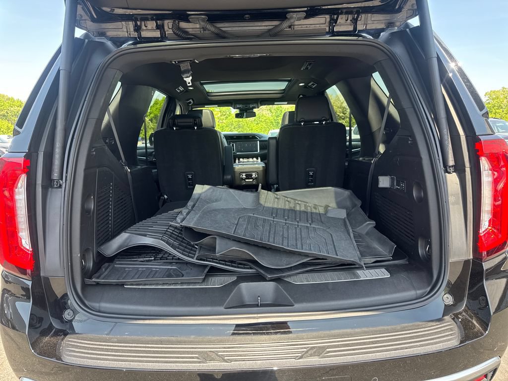 Used 2023 GMC Yukon Denali w/ LPO, Floor Liner Package AWD/4WD image 16