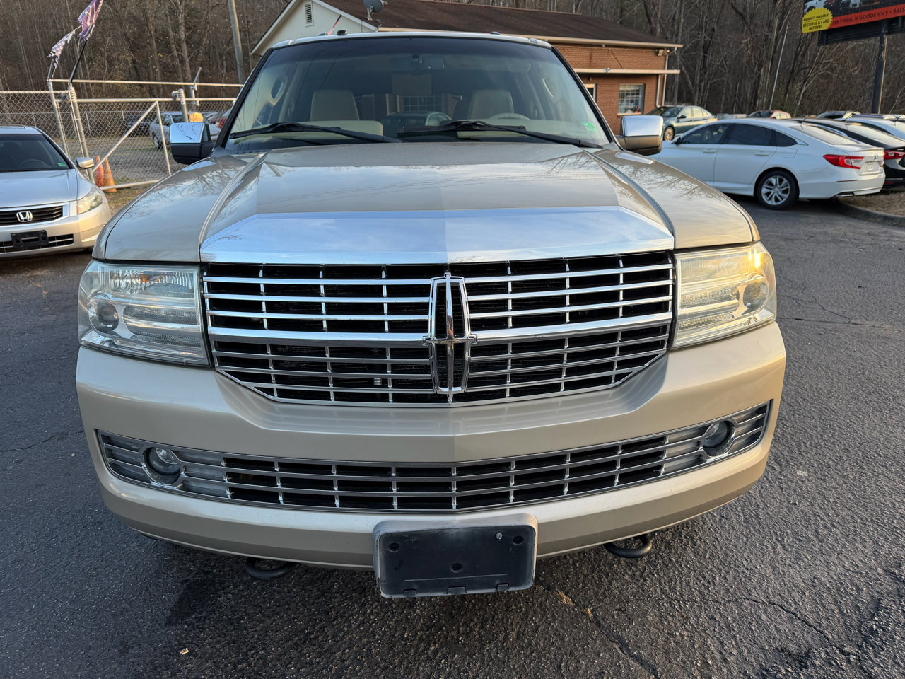 Used 2008 Lincoln Navigator 4WD image 2