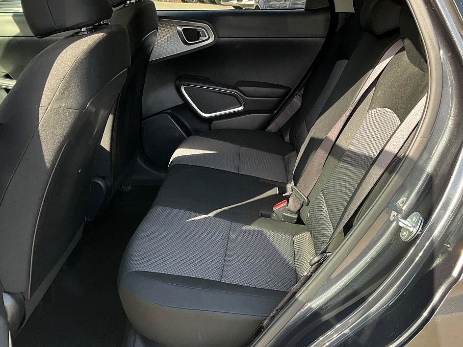 Used 2023 Kia Soul LX w/ LX Technology Package image 30