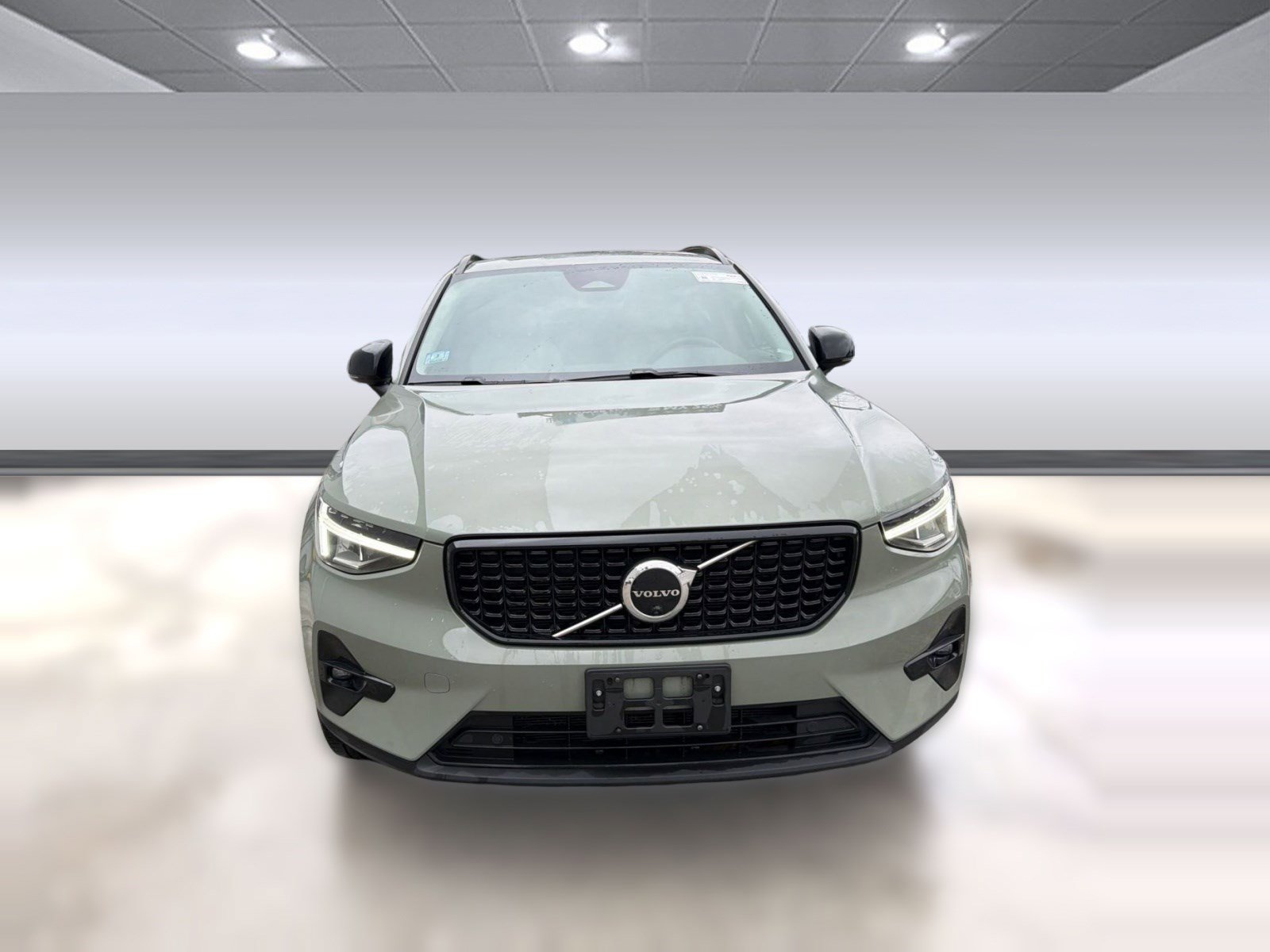 Certified 2023 Volvo XC40 B5 Plus w/ Driver Assist Package image 6