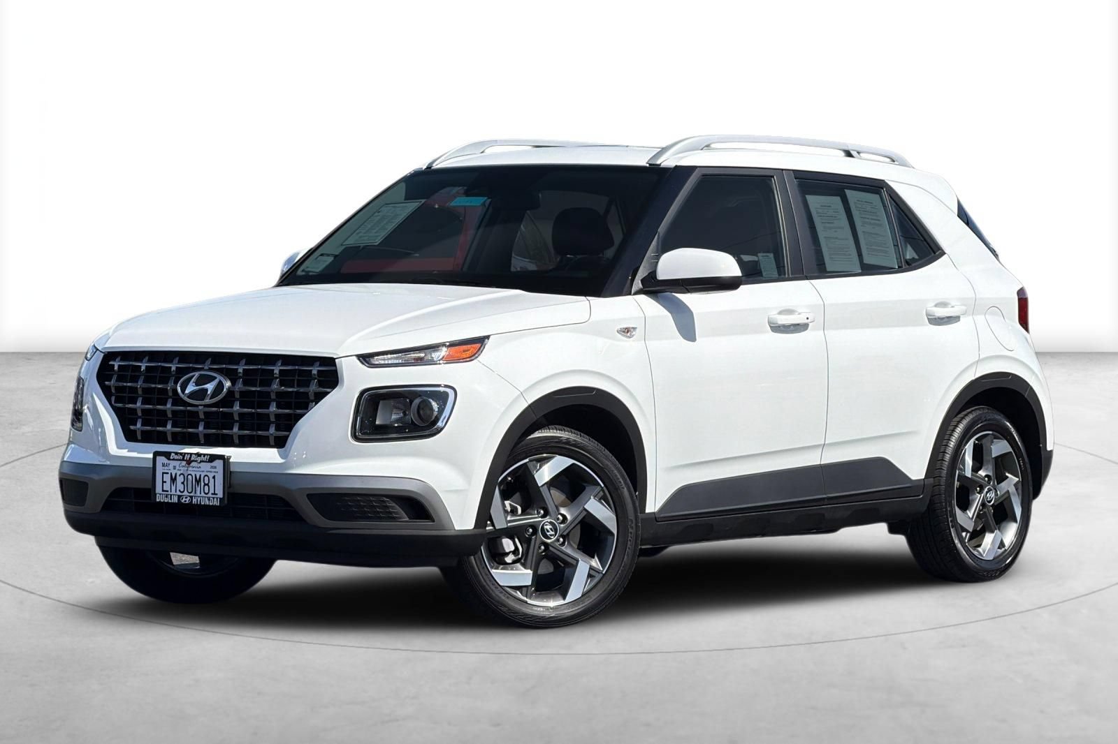 Certified 2026 Hyundai Venue SEL FWD image 2