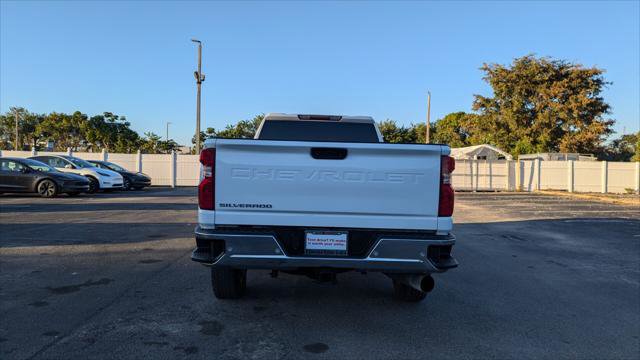 Used 2022 Chevrolet Silverado 2500 W/T w/ Gooseneck/5TH Wheel Package RWD image 7