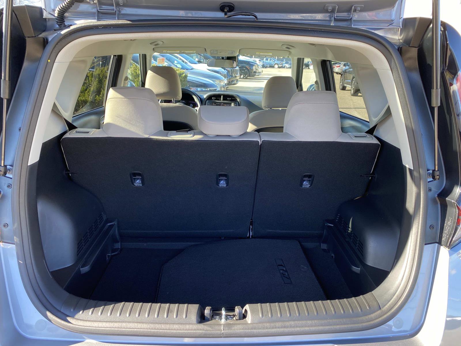 Used 2025 Kia Soul LX image 6