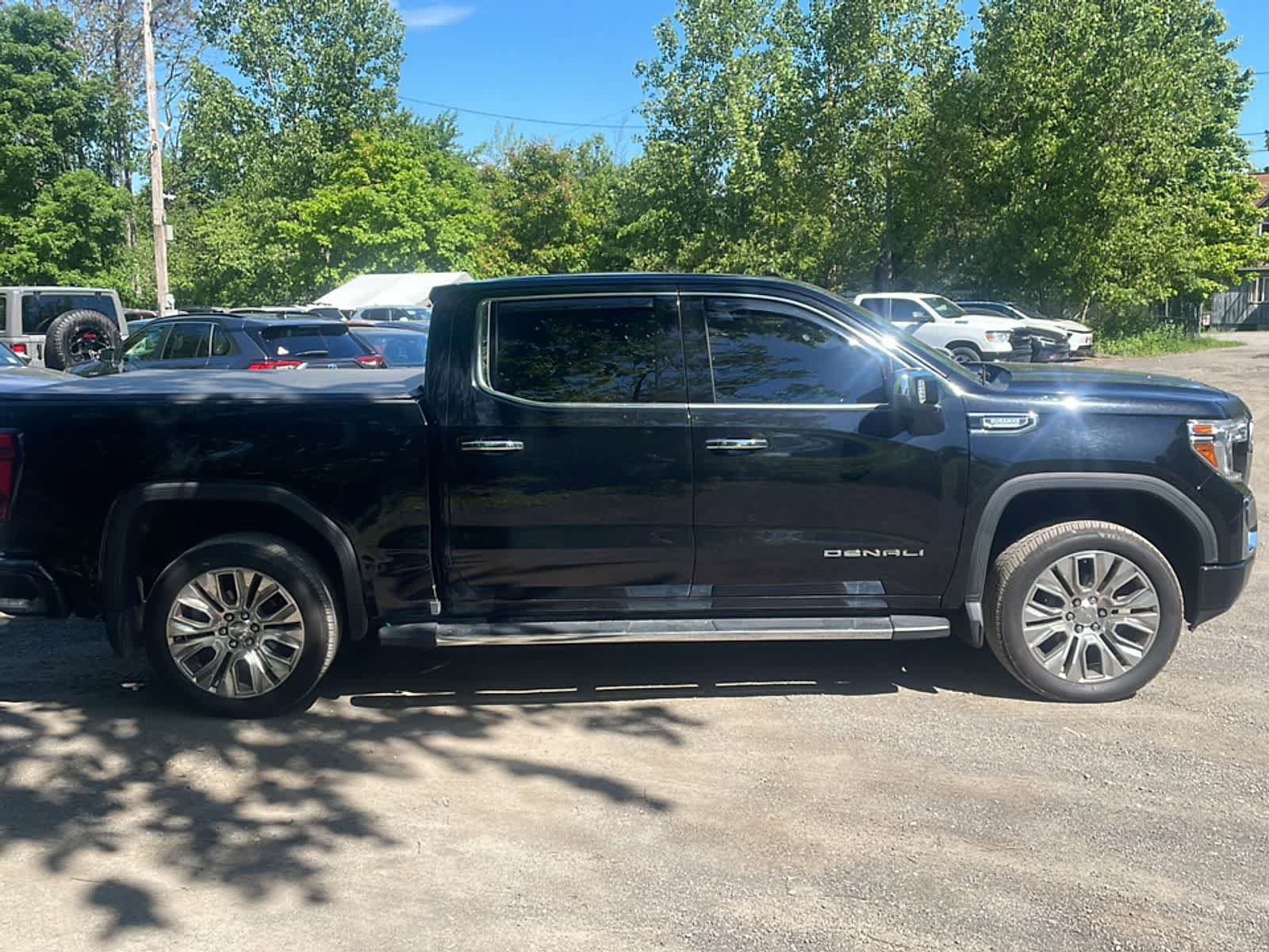 Used 2020 GMC Sierra 1500 Denali w/ Denali Premium Package AWD/4WD image 8