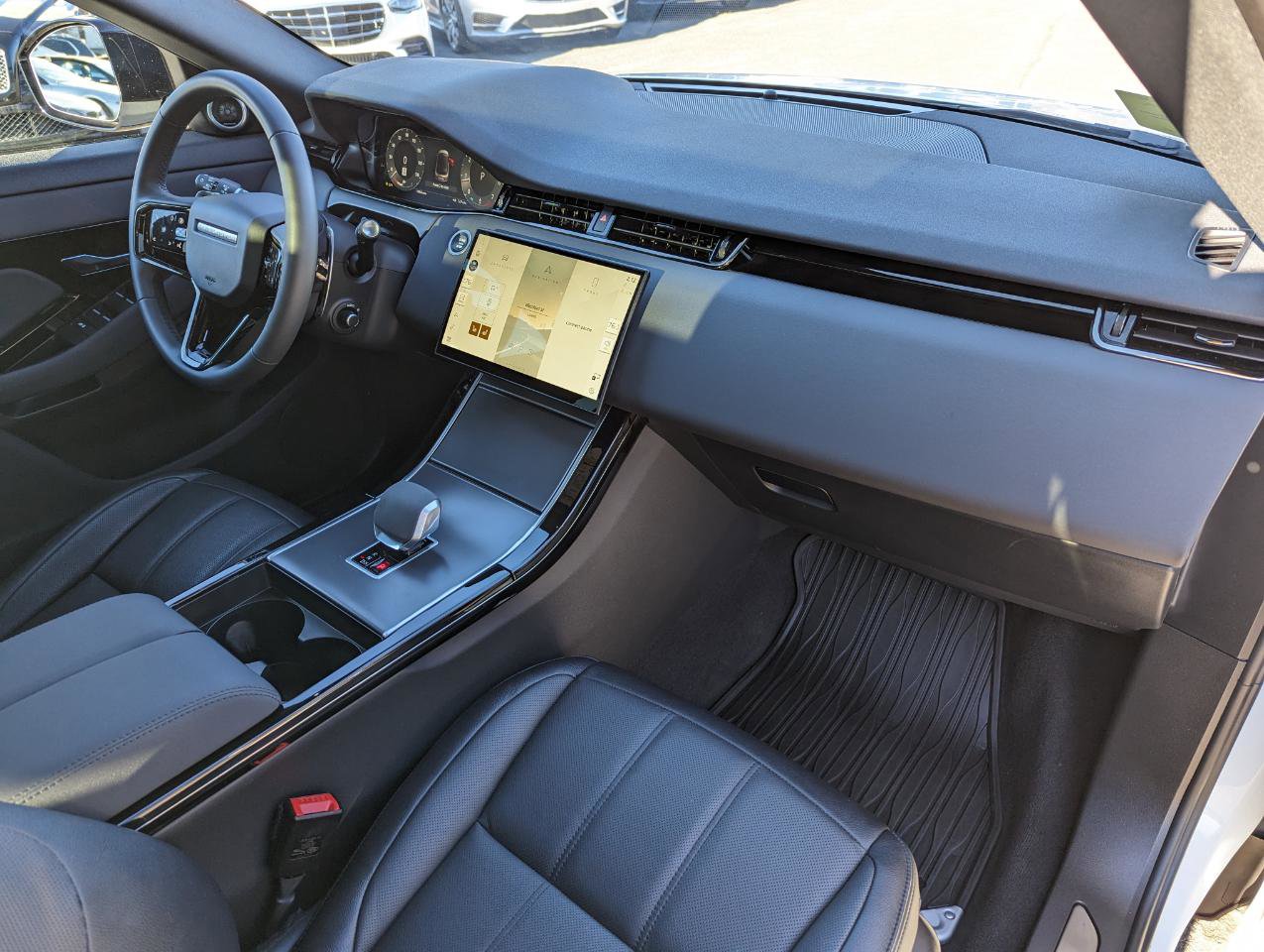 Used 2024 Land Rover Range Rover Evoque Dynamic SE AWD/4WD image 30