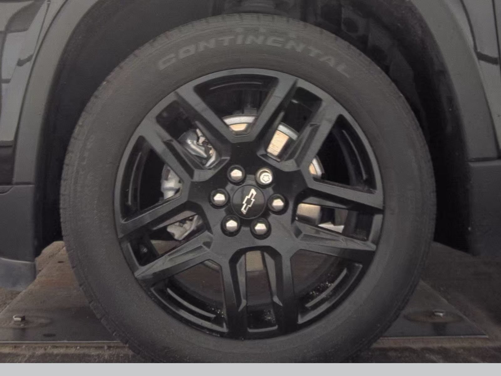 Used 2021 Chevrolet Traverse LS w/ LPO, Blackout Package FWD image 10