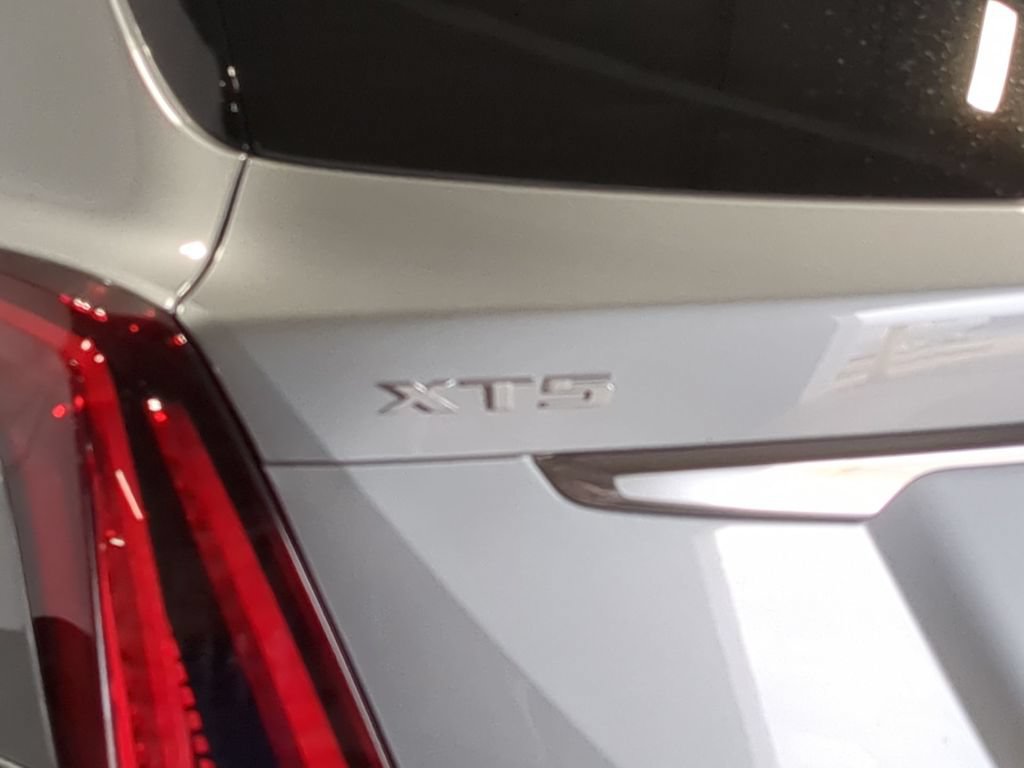 Used 2025 Cadillac XT5 Premium Luxury AWD/4WD image 16