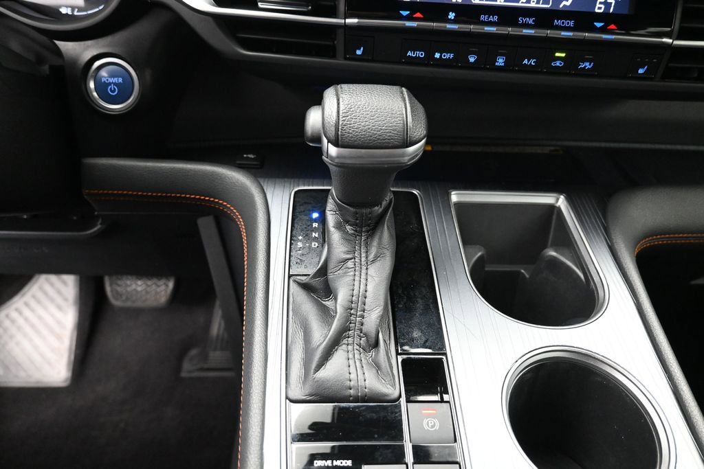 Used 2021 Toyota Sienna XSE w/ XSE Plus Package FWD image 24