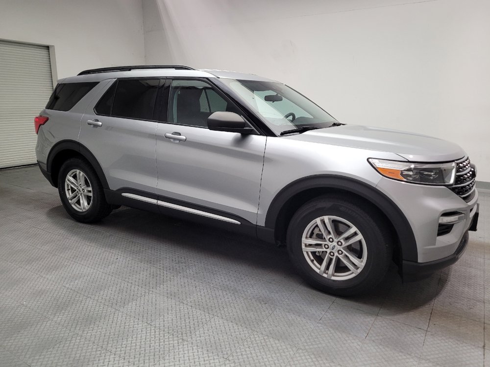 Used 2024 Ford Explorer XLT w/ Equipment Group 202A RWD image 11