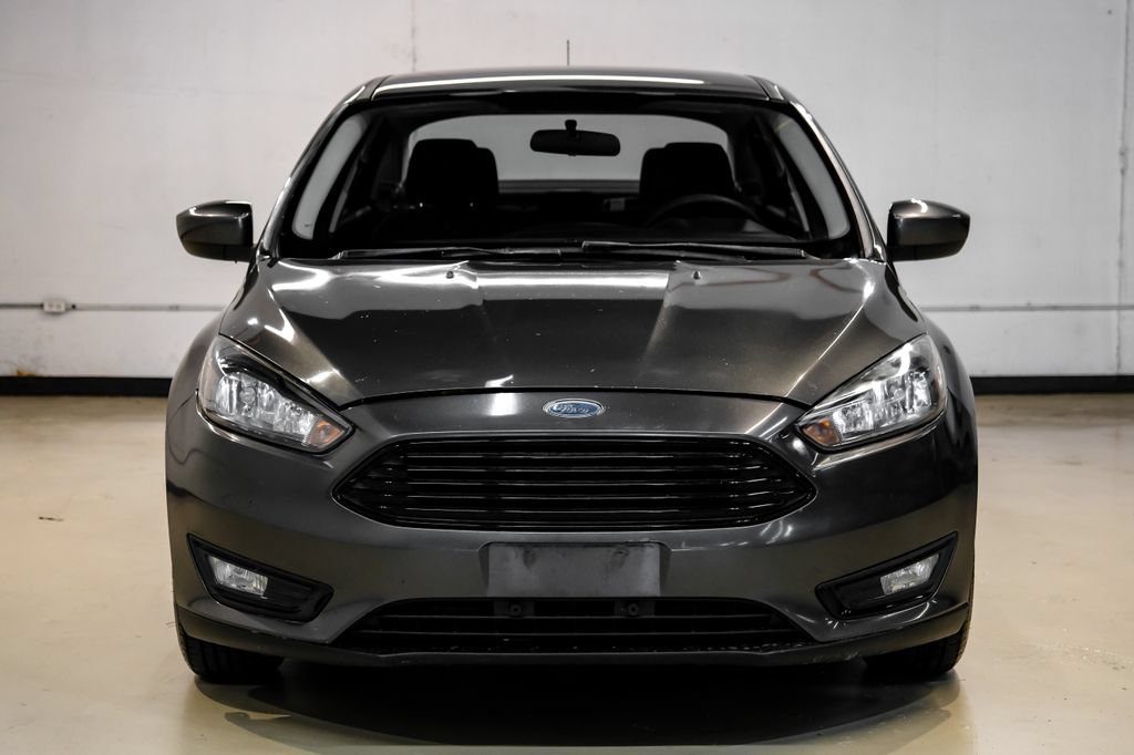 Used 2018 Ford Focus SE w/ SE Appearance Package FWD image 5