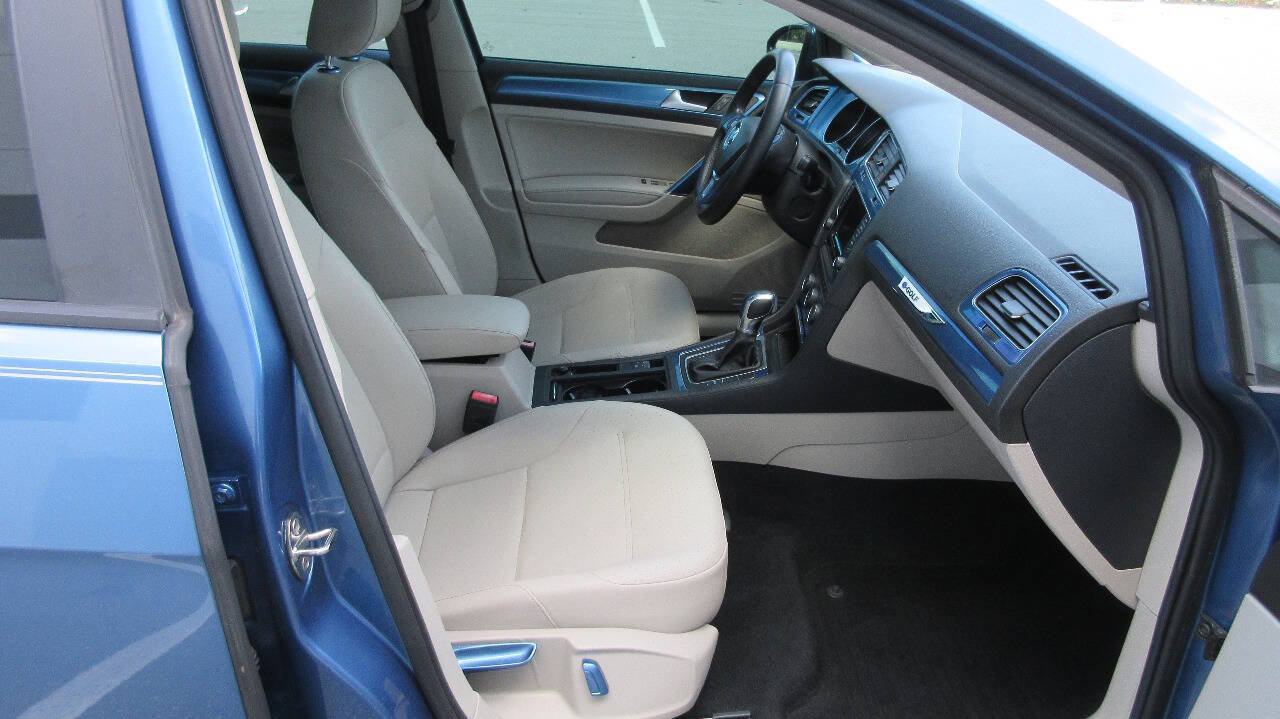 Used 2015 Volkswagen e-Golf SEL Premium FWD image 23