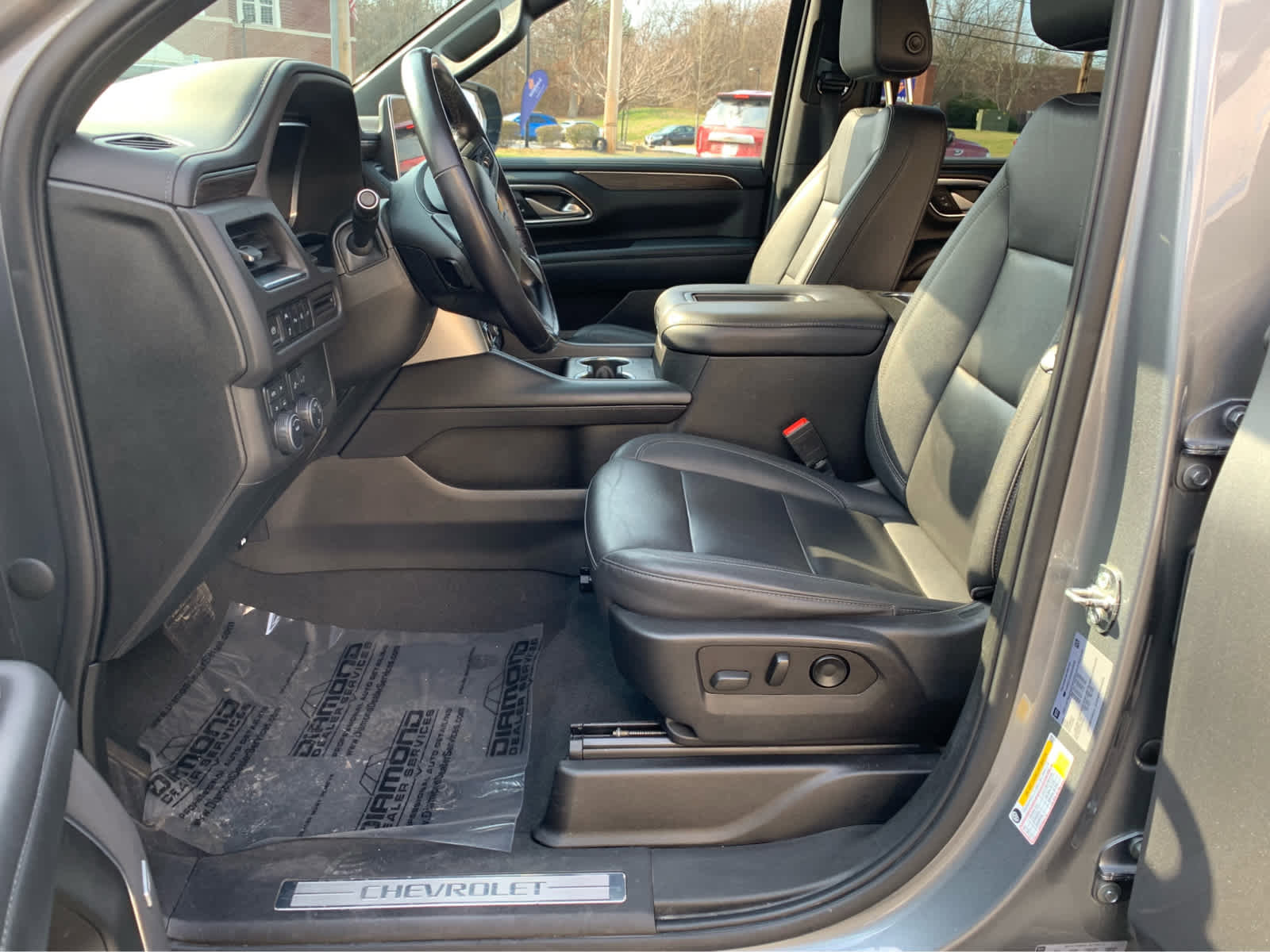 Used 2022 Chevrolet Suburban LT AWD/4WD image 11