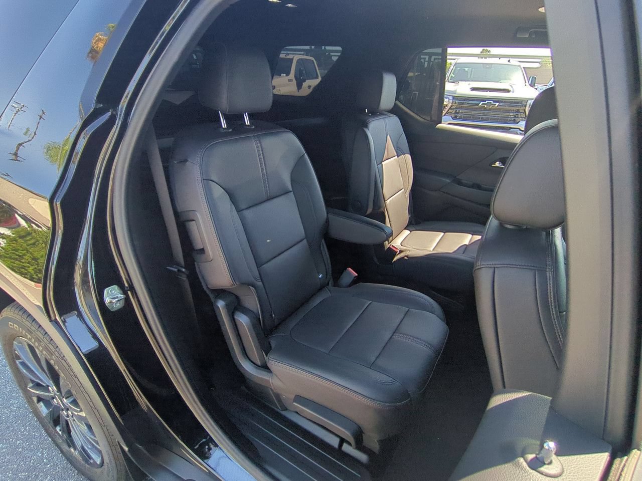 Used 2023 Chevrolet Traverse RS w/ LPO, Cargo Package FWD image 27
