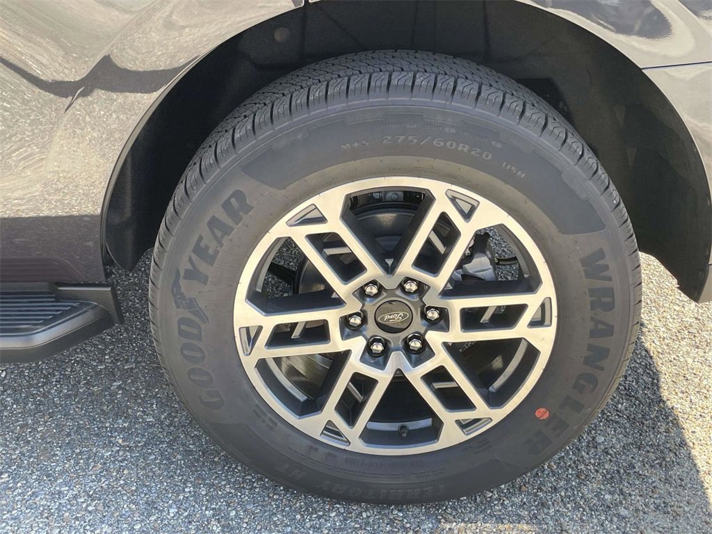 New 2025 Ford Expedition Active image 9