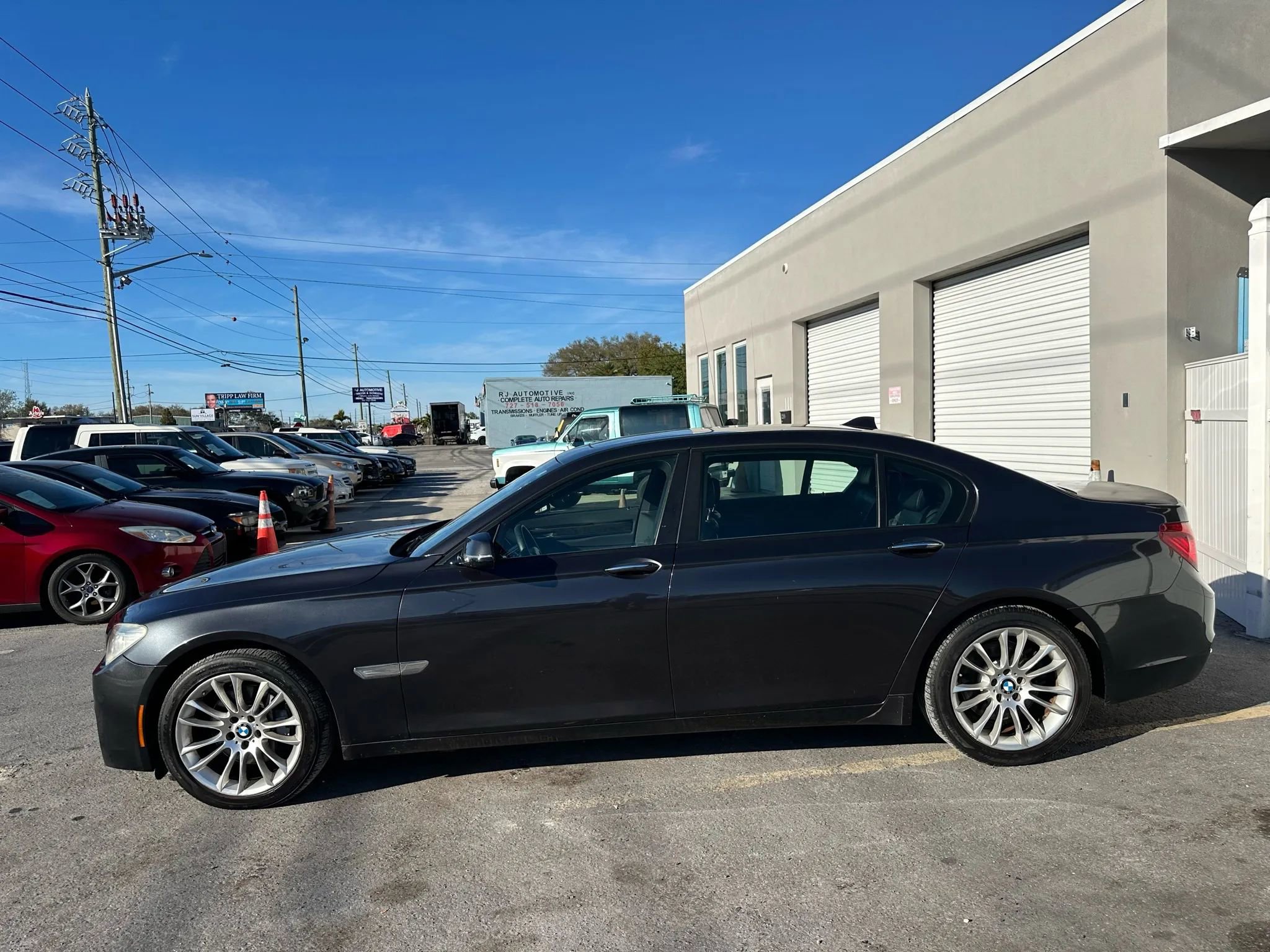 Used 2014 BMW 740Li image 2
