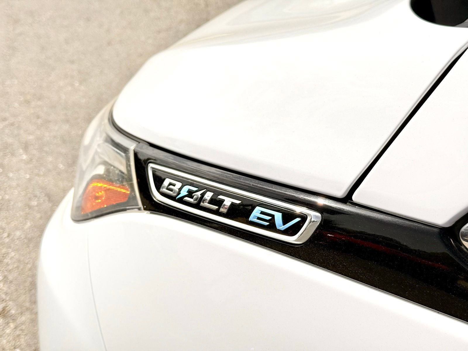 Used 2018 Chevrolet Bolt LT FWD image 14