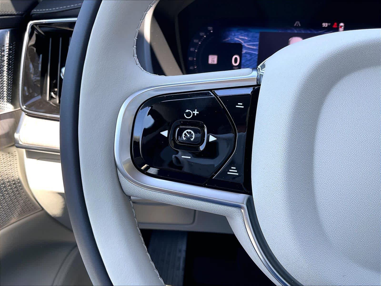 New 2027 Volvo XC90 B6 Ultra AWD/4WD image 17
