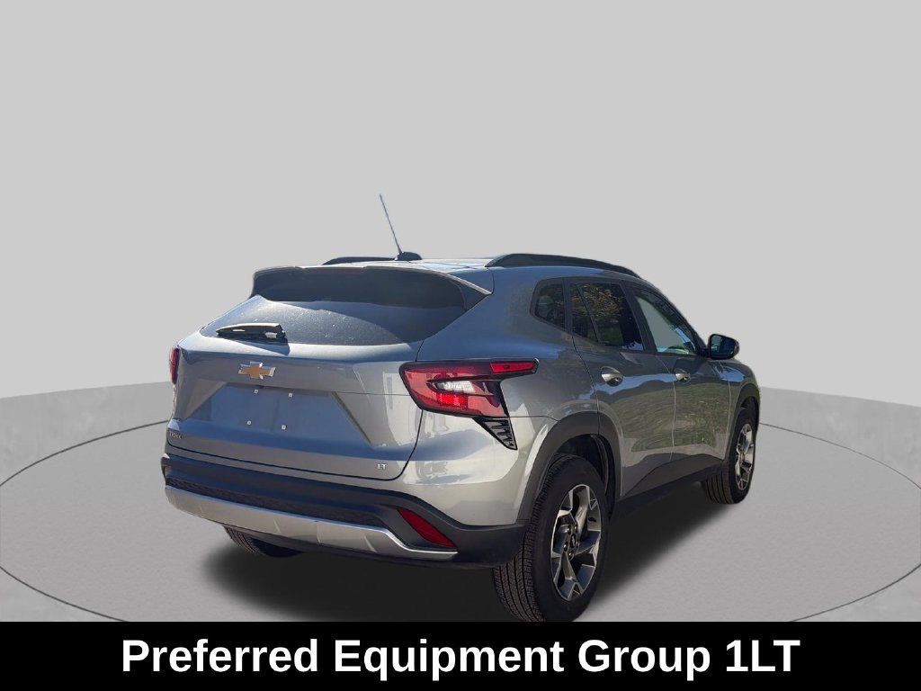 Used 2025 Chevrolet Trax LT w/ LT Convenience Package FWD image 6