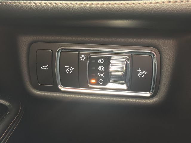 Used 2023 Lincoln Aviator AWD w/ Premium Package image 13