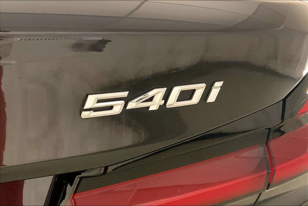 Used 2021 BMW 540i xDrive w/ Executive Package AWD/4WD image 30