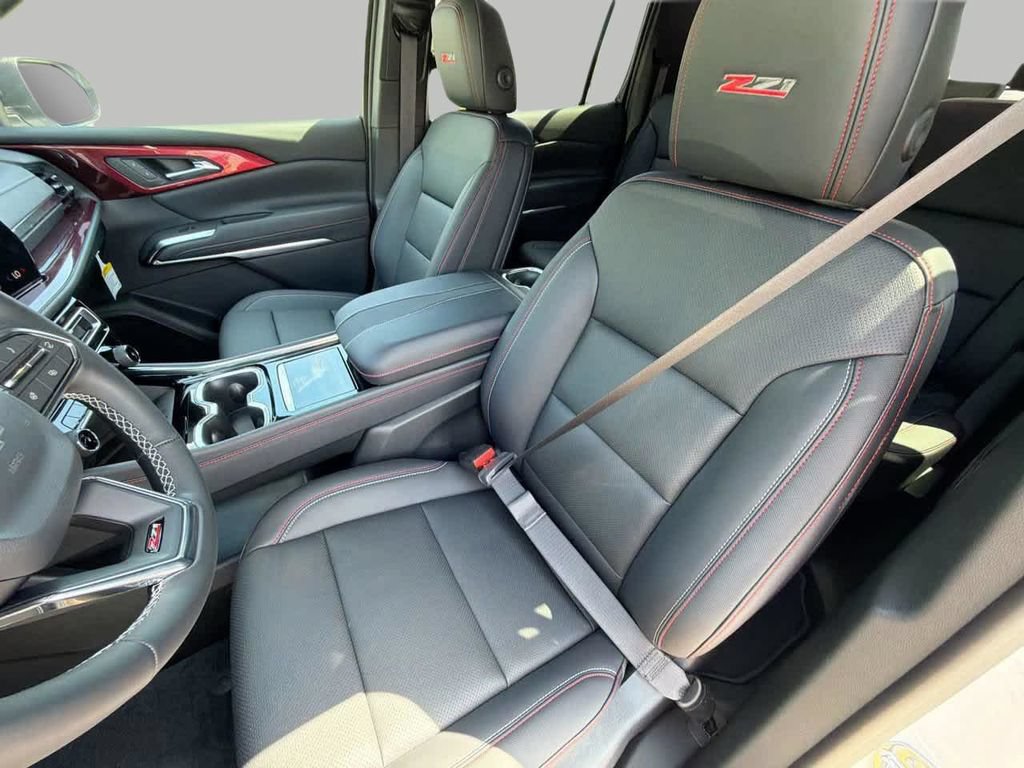 New 2026 Chevrolet Traverse Z71 w/ Driver Confidence Package AWD/4WD image 18