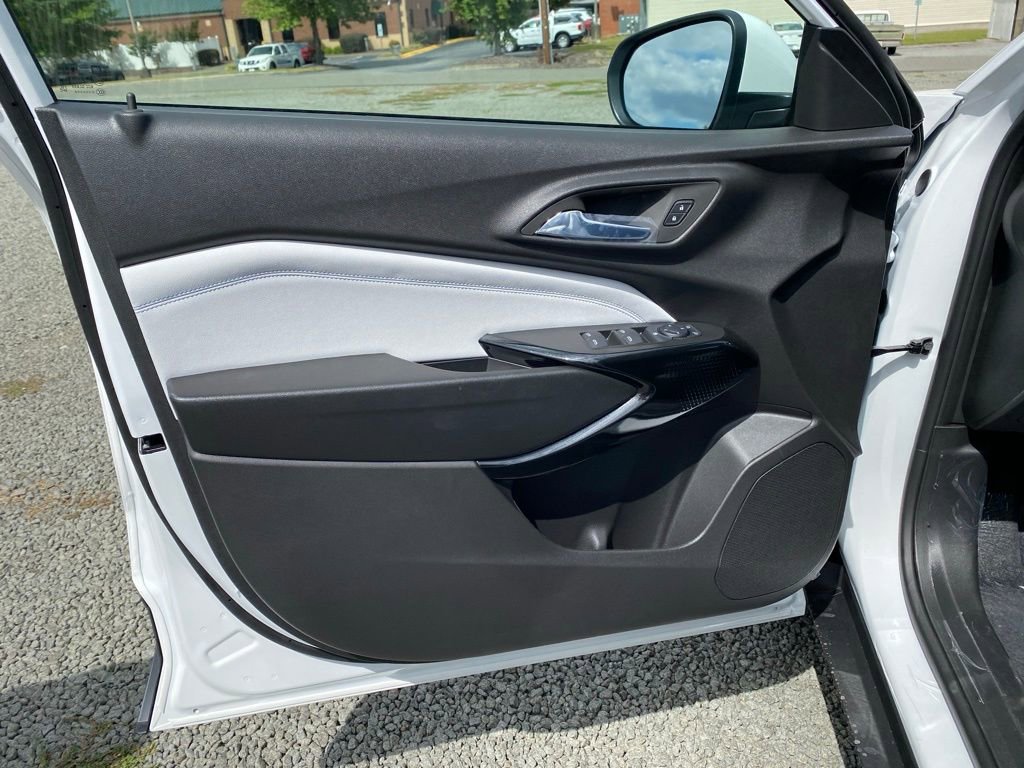 New 2026 Chevrolet Trax LT image 9