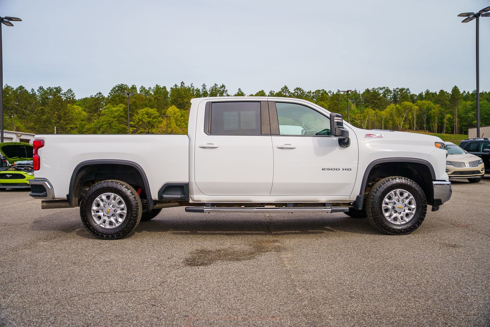 Used 2024 Chevrolet Silverado 2500 LT image 8
