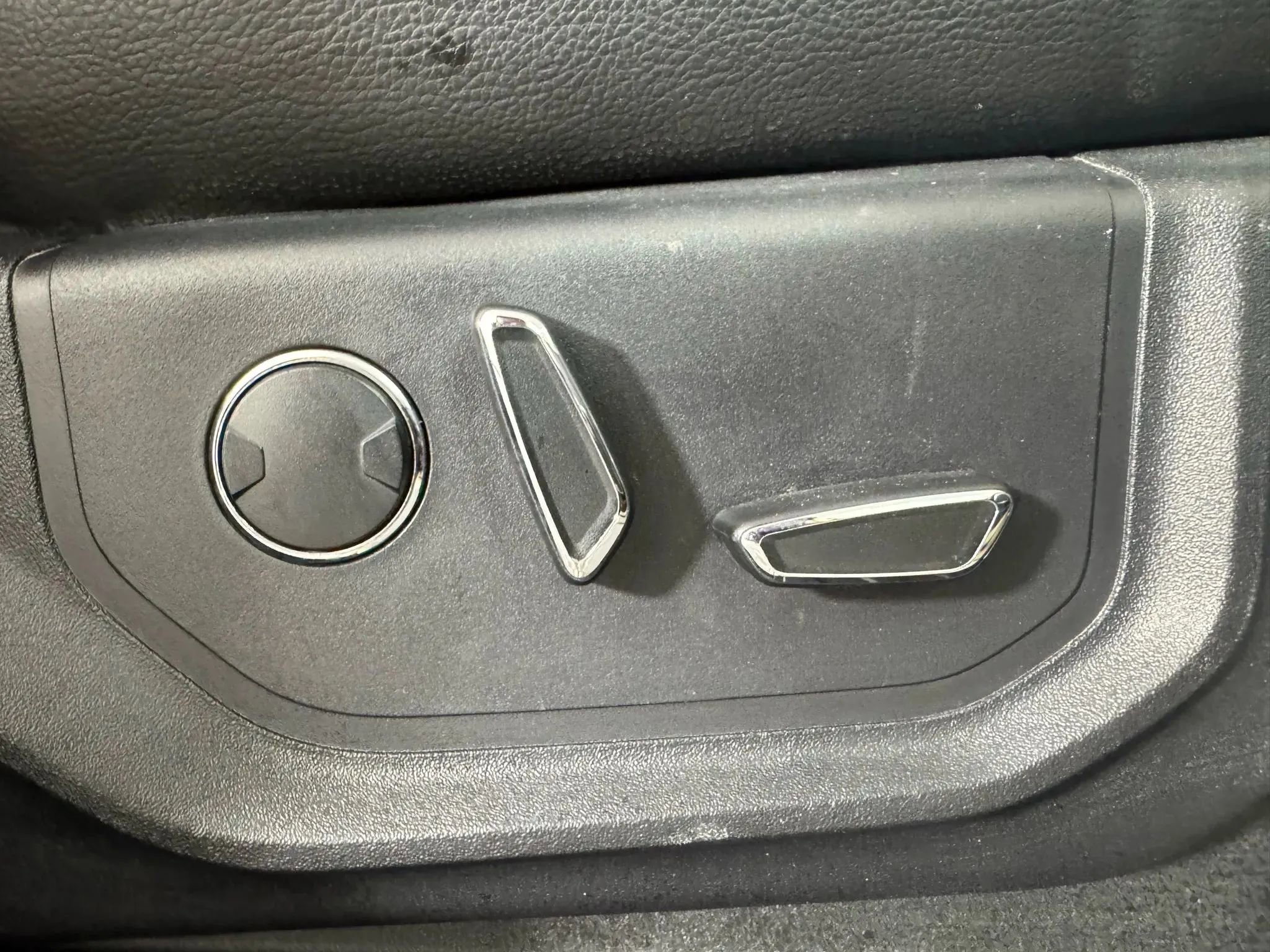 Used 2018 Ford F150 Lariat w/ Equipment Group 502A Luxury image 37